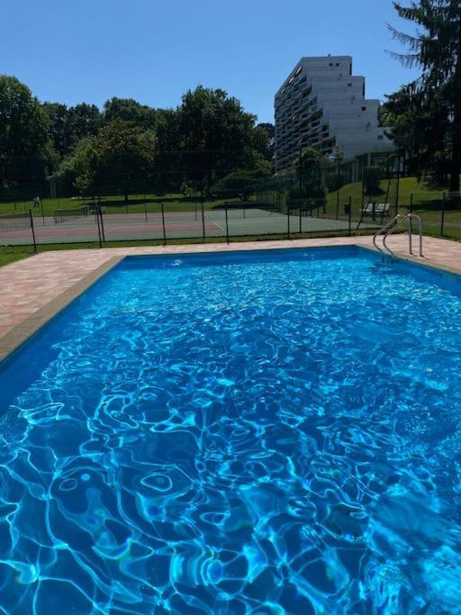 Superbe T3 Lumineux Sur Parc Arbore Avec Piscine Anglet Buitenkant foto